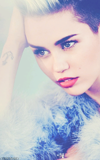 Miley Cyrus Tumblr_n7q58hzdlb1sqaaz9o3_250