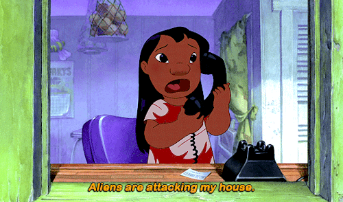 marquisedemasque:caritahearts:kiraslight:LILO &amp; STITCH | 2002Dir: Dean DeBlois, Chris Sanders   This is even better when you remember Bubbles knows aliens exist for a fact OK WAIT!! Does that mean he KNEW Stitch was an alien the whole time??? He did