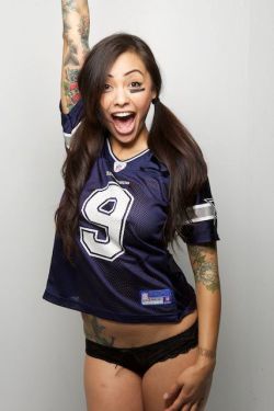 pr0ntr0n116:  sportspr0n116:  The Dallas Cowboys clinched the NFC East title for the first time since 2009 today with a 42-7 blowout win over the Indianapolis Colts. Model: Levy Tran SportsPr0n116  Model spam: Levy Tran