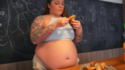 italian-belly: Carmen lafox