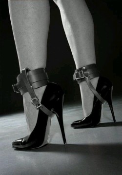lovewellwhipwell:  Slow and steady.   I love these and believe I should always be locked in high heels