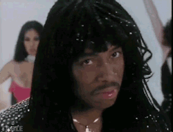 dirttyydiannaa:  majorasbox:  I’M RICK JAMES BITCH! COCAINE IS A HELLUVA DRUG!  That’s probably cocaine in his braids. 