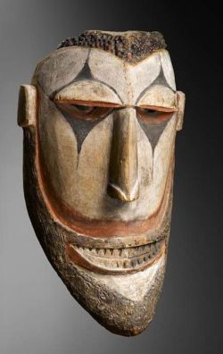 newguineatribalart:New Ireland mask Papua New Guinea