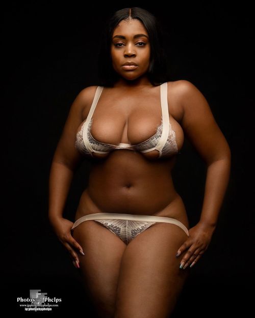 The top spot goes to &hellip;. Ms London Cross @mslondoncross  Turn on notifications so you dont miss any photo posts!! I make Pretty People&hellip; Prettier. #photosbyphelps #2020 #notifications #ranking #hotchicks #curves #imakeprettypeopleprettier