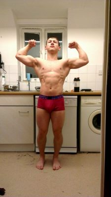 myukladsnaked:  who can help get more of this hung guy?  Yum!!!