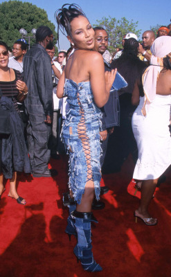 surra-de-bunda:  LisaRaye at The Source Hip Hop Music Awards (2000) 