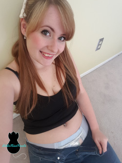 sexycock05:  littlemisspixels: Another lazy day in casual wear :)  Cutie!
