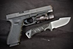 weaponslover:  Glock 34 &amp; Gerber Metolius.
