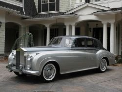 doyoulikevintage:  1960 Rolls Royce Silver Cloud II Saloon