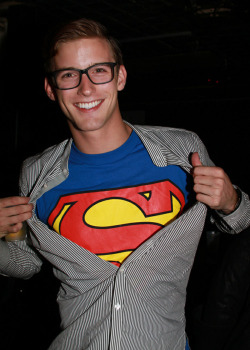 Clark looks good as a blond. ;) #DC #Superman #comics #cosplay #prettyboy