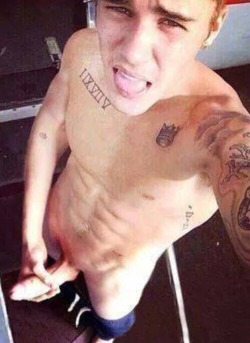 siriwire2:  Justin Bieber dick leak  The tattoos match up The tattoos match up The frigging tattoos match up Oh My God 