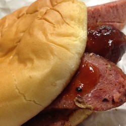 Rudy&rsquo;s sliced sausage sandwhich! #lunch #barbq  (at rudys)