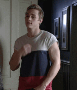 theheroicstarman:  Ben Hardy (Peter Beale) stripping off in EastEnders. 