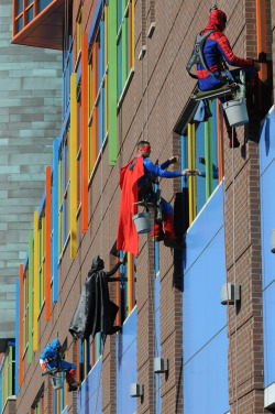 eat-sleep-breathe-cars:  45-9mm-5-56mm:  theperfectpalindrome:  svdp:  These guys are window washers at the children’s hospital in Memphis. After being asked several times by the children if they were spiderman or superman, the workers decided to buy