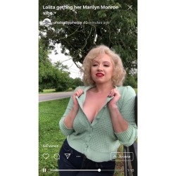 Check out my IGTV to get a behind the scenes of @la.la.lolita and I before we escaped the rain  #honormycurves #cleavage #photosbyphelps #boobsfordays #retro #marklynmonroe
