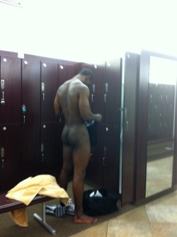 playboydreamz:What really goes down in the Gym locker room. 