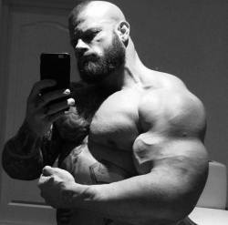 muscles-and-ink:  Søren Falby