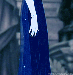 cassbones:  dear-sophia-count-me-in:  vworp-goes-the-tardis:  nerdjosh42:  stormborntargaryen: Anastasia’s Blue Dress Appreciation Post  Was there some sort of special animation for this movie because it has never looked quite like other animation.
