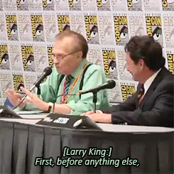sunstreakerlovethyself:  littlechinesedoll: Transformers Comic Con 2012 - Larry King interviews Peter Cullen [ x ]  he’s the cutest grandpa