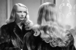 ishakemyfingeratyou:  Veronica Lake in I Married a Witch (1942)