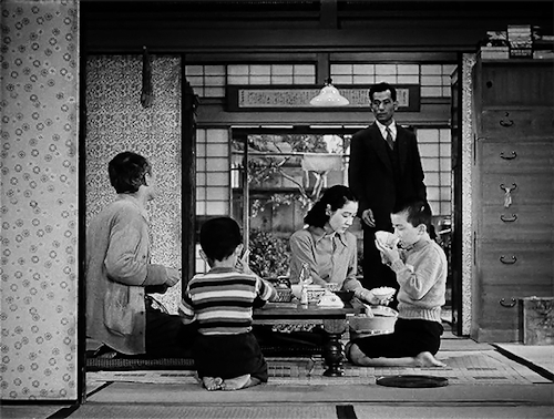 pixienatthecat:Early Summer (  麦秋, Bakushū) (1951, Directed by: Yasujiro Ozu, Japan)