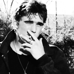 sexy Matt Dillon playing Dallas in the Outsiders!