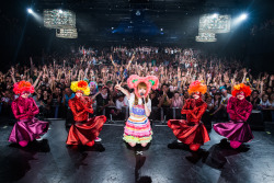 laurajunekirsch:  Kyary Pamyu Pamyu at the Playstation Theater in NYC - show was equally bonkers and amazing! Laura June Kirsch © 2016 