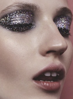 midnight-charm:   Julia Banas photographed by  Steven Pan for Vogue Australia March 2017 Stylist: Vanessa ChowHair: Laurent Philippon    Makeup: Violette   