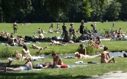 nudiarist:  Why Munich Went Ahead and Set Up 6 Official ‘Urban Naked Zones’ - Feargus O’Sullivan - The Atlantic Cities http://m.theatlanticcities.com/design/2014/04/why-munich-went-ahead-and-set-6-official-urban-naked-zones/8852/ 