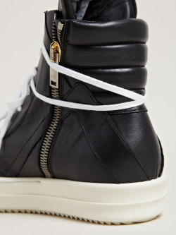 lanoirebeast:  tec9:  Rick Owens Men’s Geobasket Sneakers From SS13 Collection In Black.  Fashion daily’s ova here