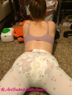 avibabes-space:  Daddy likes me in the thick diapers that make me waddle when I walk… :P