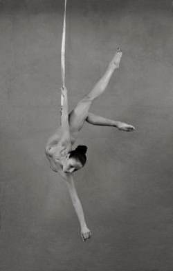 Nude Aerial Exercises