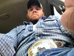 jimbibearfan:  wow - beefy country boy cums into his can of dip!