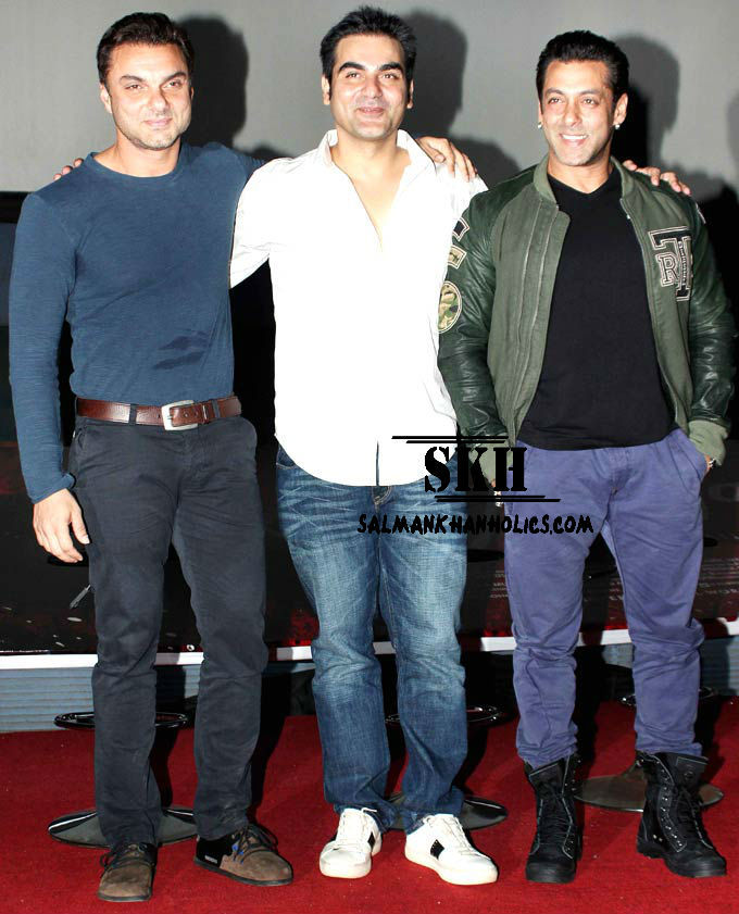 2013 - ★ Salman Khan at Jai Ho’s trailer launch (Chandan Cinema, December 12th 2013) ! Tumblr_mxs1ffZDfX1qctnzso1_1280