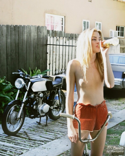 smells-like-teens-spirit:Abby Brothers © Jason Lee Parry 