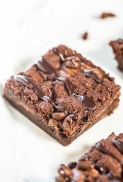 do-not-touch-my-food:    Nutella Triple Chocolate Brownies  