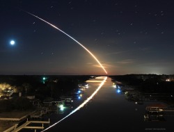 sciencesoup:  Waterway to Orbit  This is so neat. On February 8th 2010, STS-130—the 32nd shuttle mission to the ISS—launched off the planet, and photographer James Vernacotola captured it. The image has an exposure of 132 seconds so you can see the