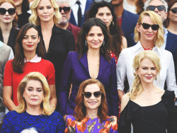  Zajlik a fesztivál!Catherine Deneuve, Isabelle Huppert, Juliette Binoche, Uma  Thurman, Nicole Kidman, Jessica Chastain, Pedro Almodovar -  Cannes 2017  