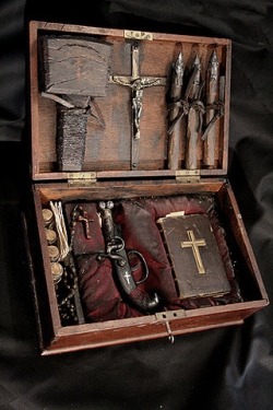 Early 19th century french vampyre hunting kit. The Specimens of Alex CF.