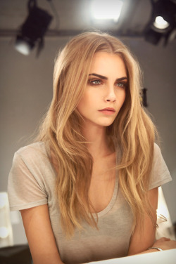 anthonygrey:  bl-ossomed:  Cara is perfect  Was photoshopping Cara really necessary? No, it wasn’t. Here’s the original which is far better.   cara is *beautiful Am I missing the joke? is the only difference that the image is flipped? Or maybe was