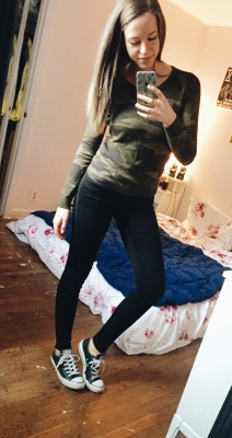 laurensxcloset:  Thursday, September 10th, 2015 Going to Seattle in: Sweater - Garage Clothing Classic Sweater in Khaki Combo; from Fall 2015, Size Small Jeans - Garage Clothing Super Soft High Waist Jeggings in Black; from Fall 2015, Size 5 Shoes - Chuck