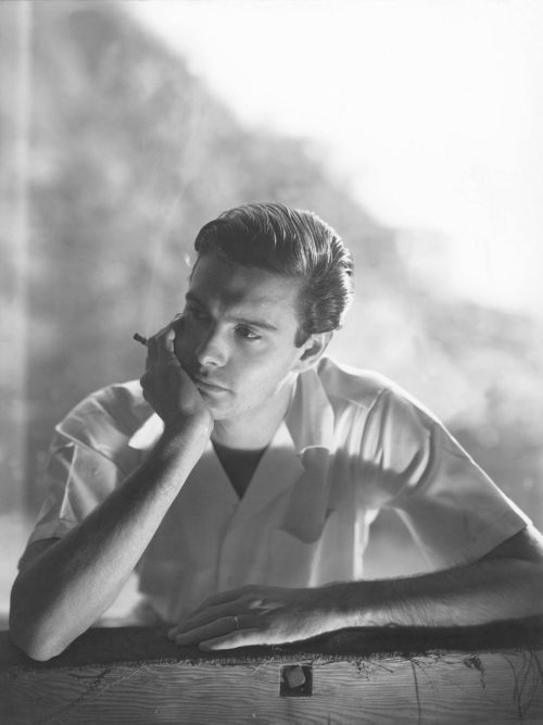 mylovelydeadfriends:Louis Jourdan, photographed by George Platt Lynes, 1948
