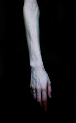 this&ndash;dreadful&ndash;emptiness:  this hand reminds me of Kim Carlsson