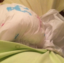 babyboyuk21:  My rather full diaper :)