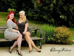 drawnwithcurves:  Ruby Roxx and Bianca Bombshell