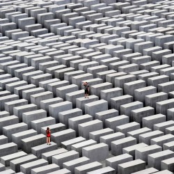 arqbto:  Holocaust Denkmal — Peter Eisenman (2004) Berlin, Alemania. 