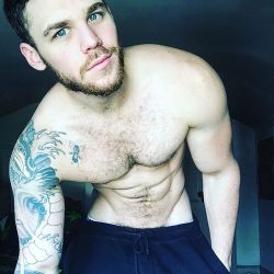 matthewcamp:#gettingmylife #winter #fitbody #leanmuscle #leaningout #thismorning