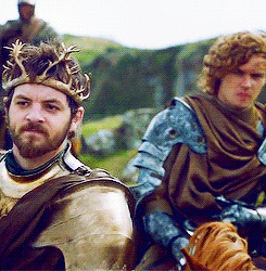 apoulos:  20 OTPs of 2012  → 12. Renly &amp; Loras, Game of Thrones   I&rsquo;m gonna watch game of thrones now because there is gay sex. 