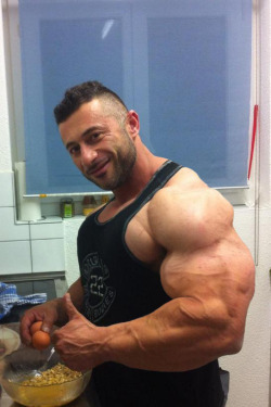 basque-gay:  furonmuscle:Morphed but well-done! I suck your cock 