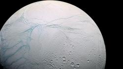 moonwalkertrance:  A stunning high res photo of Saturn’s Moon Enceladus 